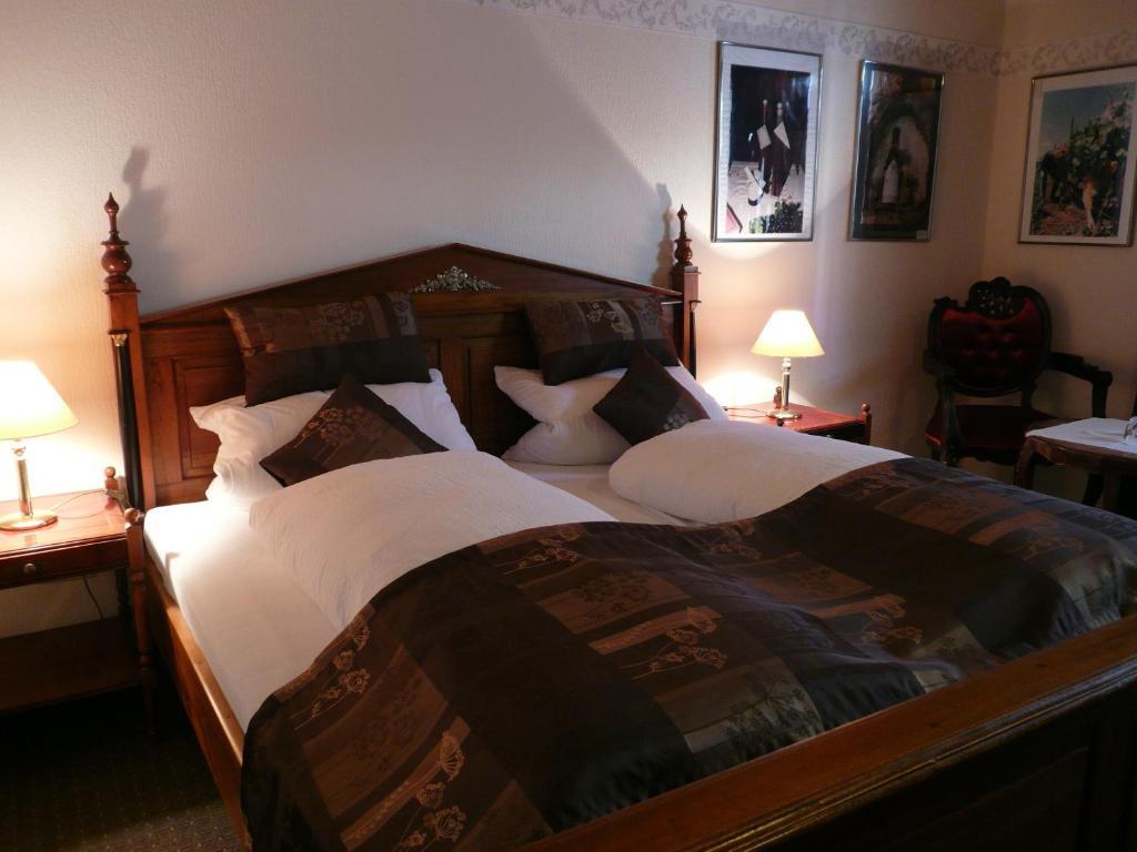 Weingasthof Zum Weissen Ross Osthofen Quarto foto